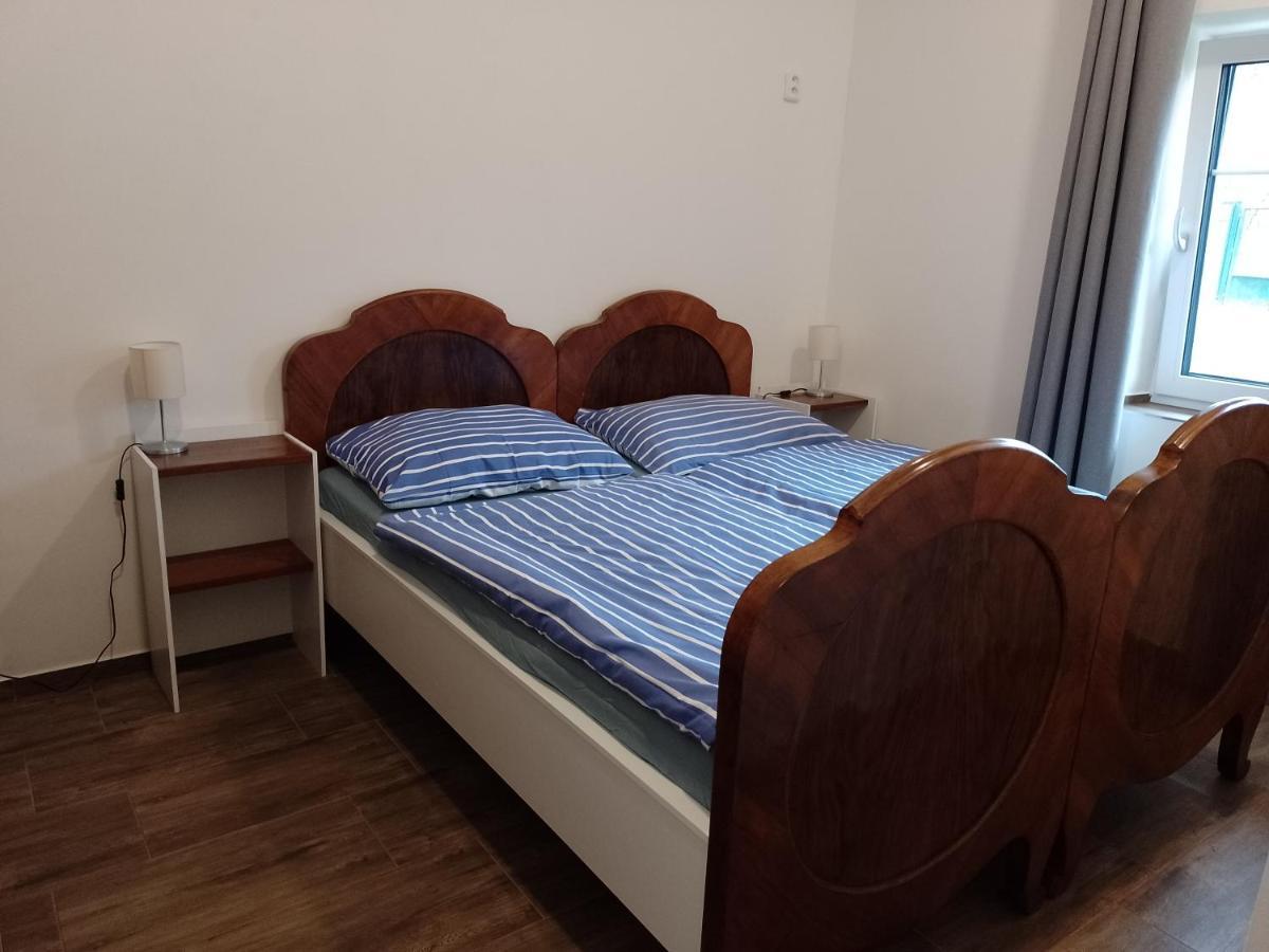 Penzion Litohlavy 17 - Na Samote U Lesa Králŭv Dvŭr Exterior foto
